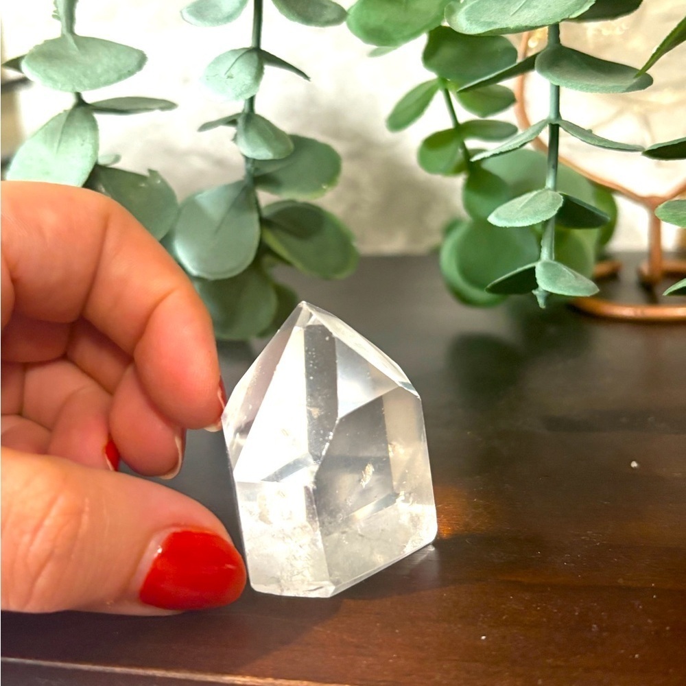 Clear Crystal Point beautiful Bring light to any room this is so beautiful